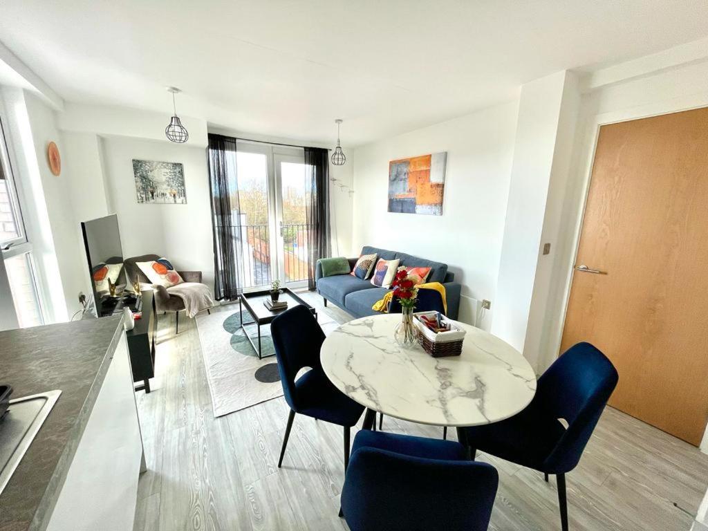 Relaxing 1-Bed Flat In Salford With Street Parking Apartment Manchester Luaran gambar