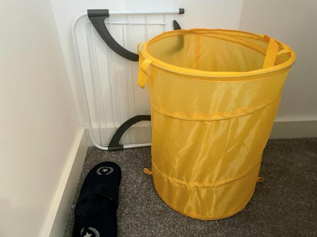 Relaxing 1-Bed Flat In Salford With Street Parking Apartment Manchester Luaran gambar