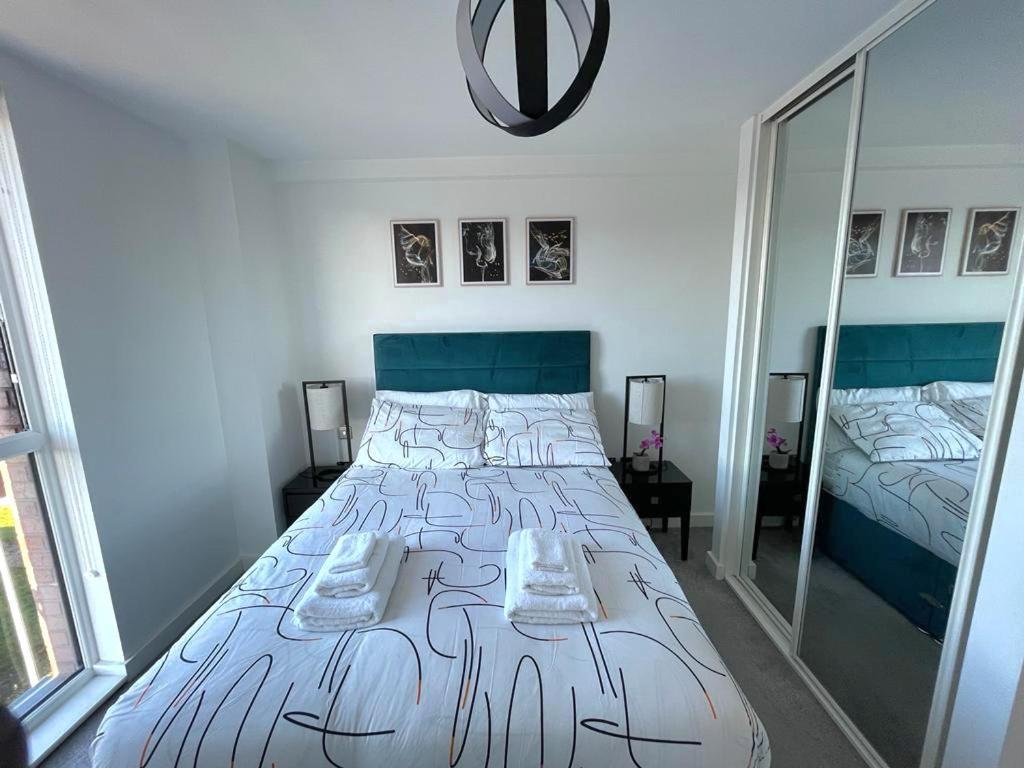 Relaxing 1-Bed Flat In Salford With Street Parking Apartment Manchester Luaran gambar