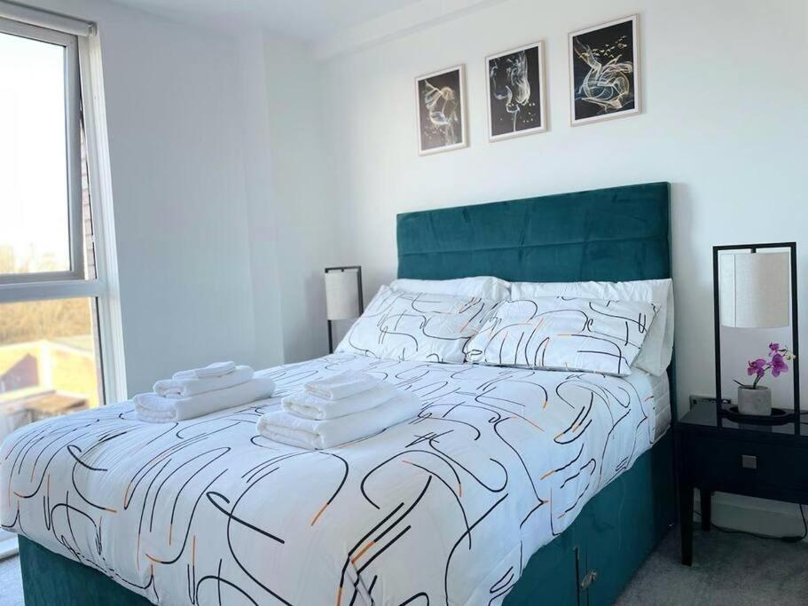 Relaxing 1-Bed Flat In Salford With Street Parking Apartment Manchester Luaran gambar