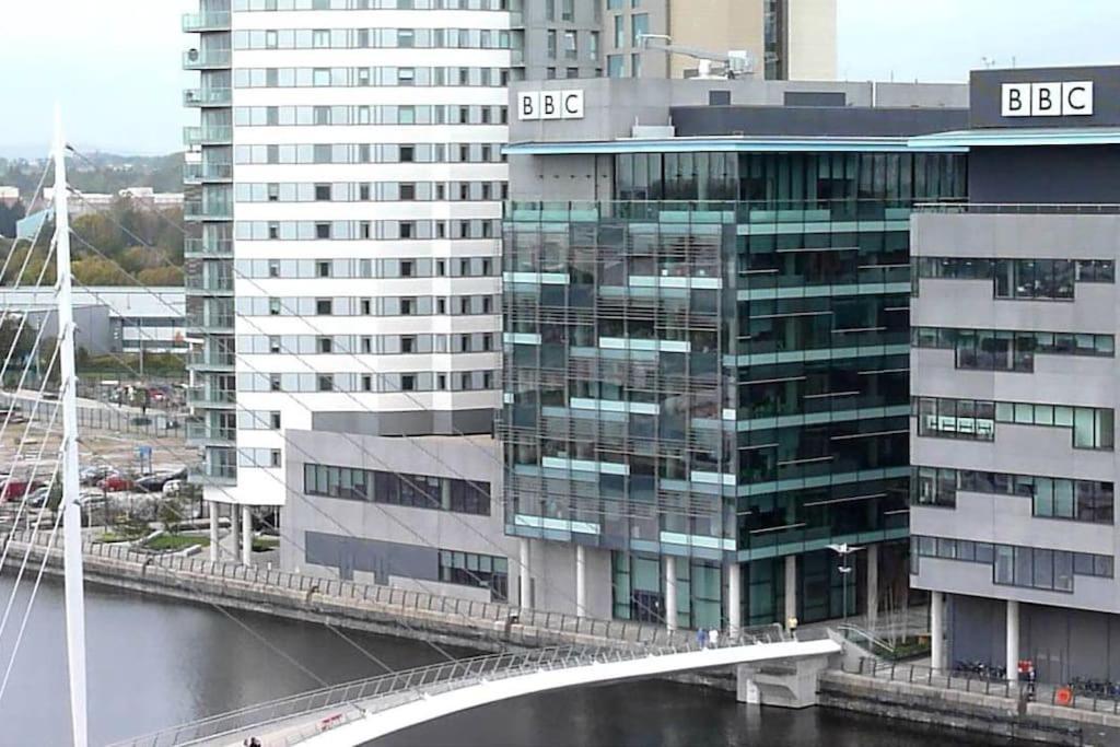 Relaxing 1-Bed Flat In Salford With Street Parking Apartment Manchester Luaran gambar